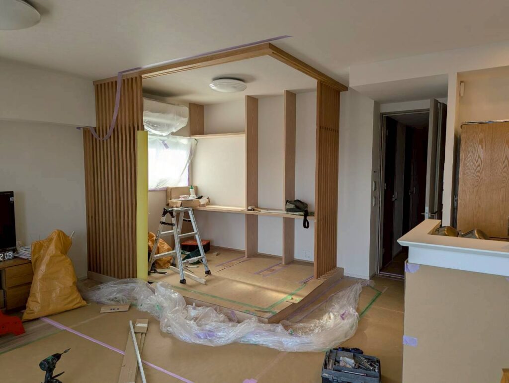 マンション間仕切り改修工事の様子
